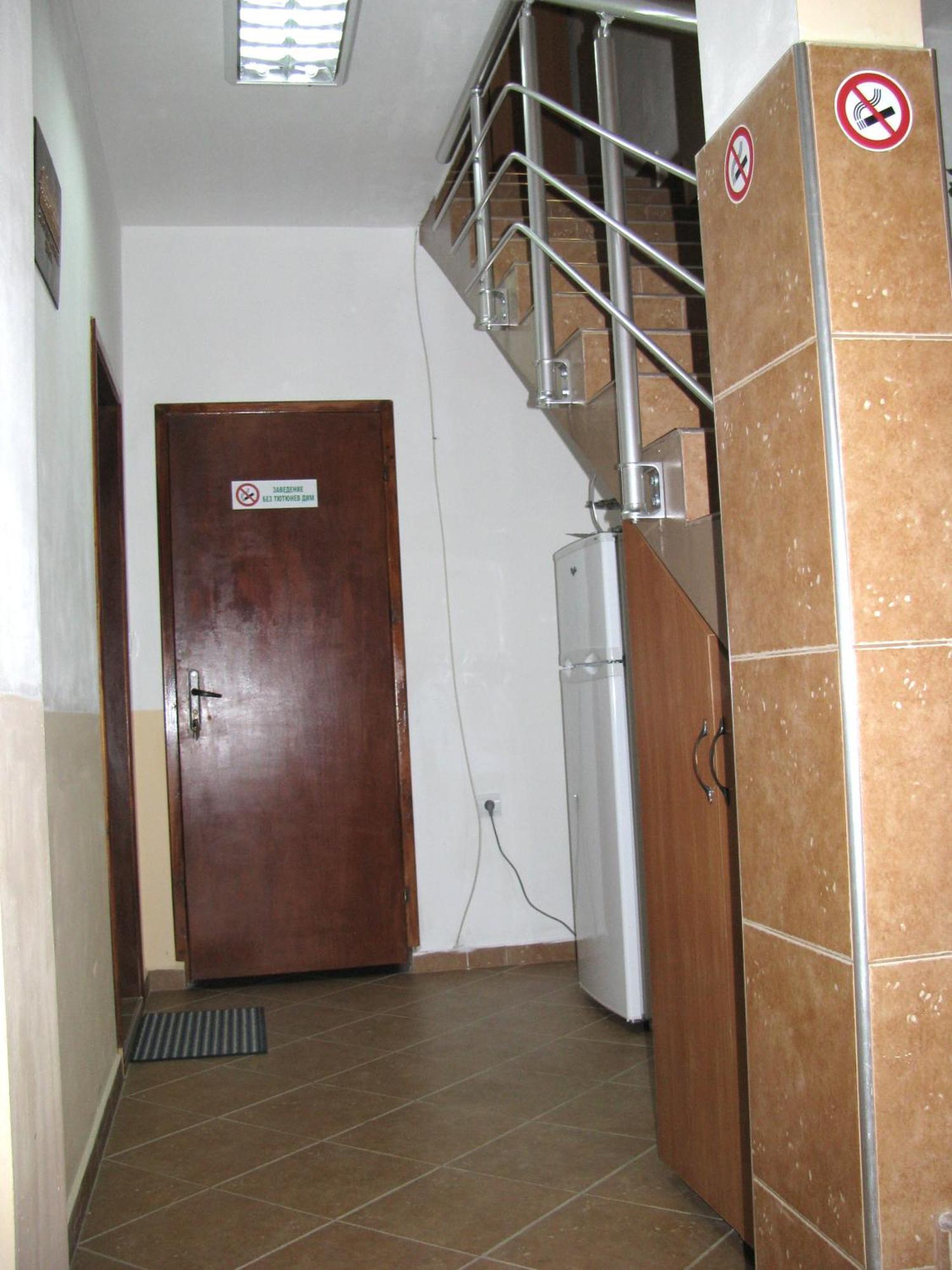 Guest House Familia Samovodene Buitenkant foto