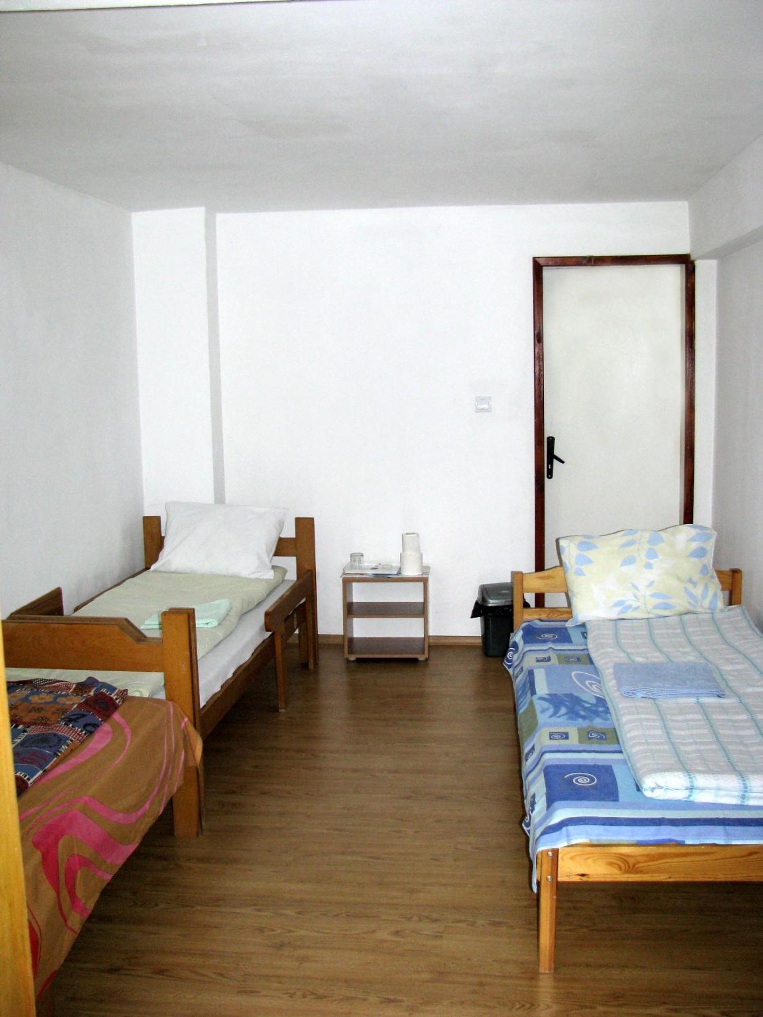 Guest House Familia Samovodene Buitenkant foto
