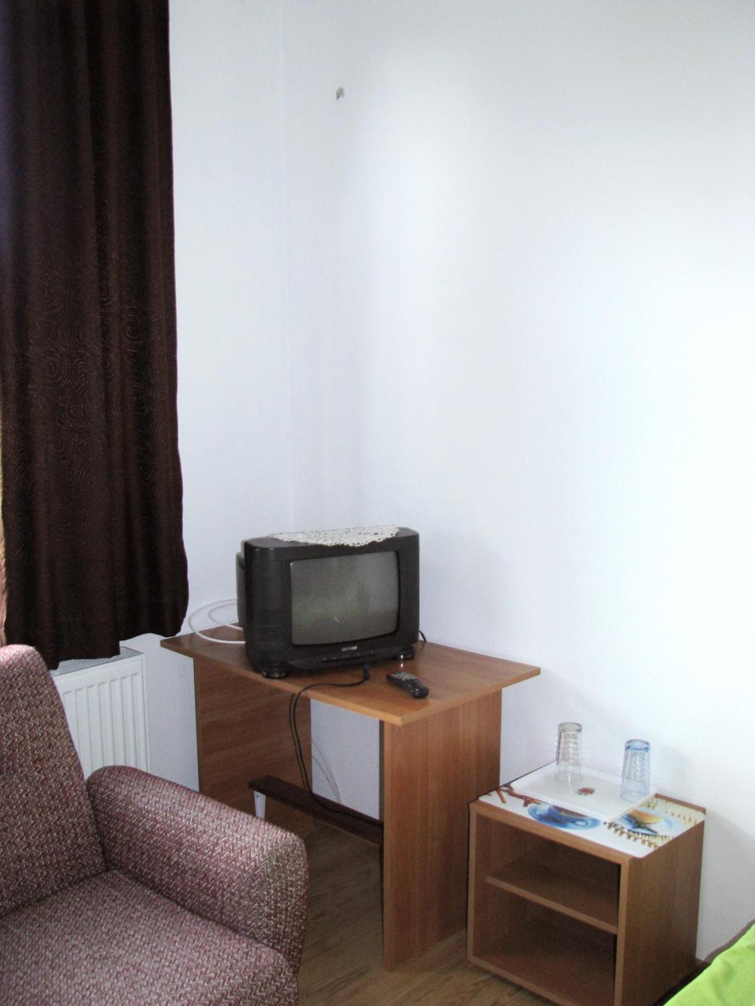 Guest House Familia Samovodene Buitenkant foto