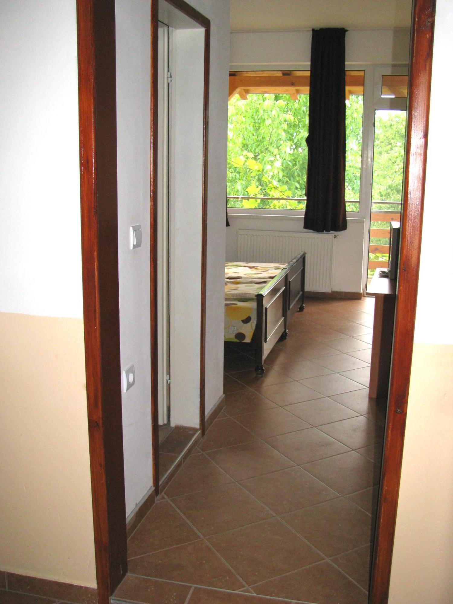 Guest House Familia Samovodene Buitenkant foto