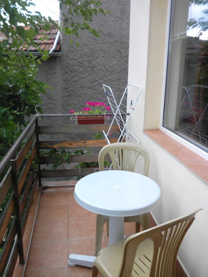 Guest House Familia Samovodene Buitenkant foto